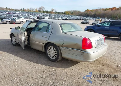 2004 Lincoln Town Car Signature from USA, damaged, VIN 1LNHM81WX4Y676953